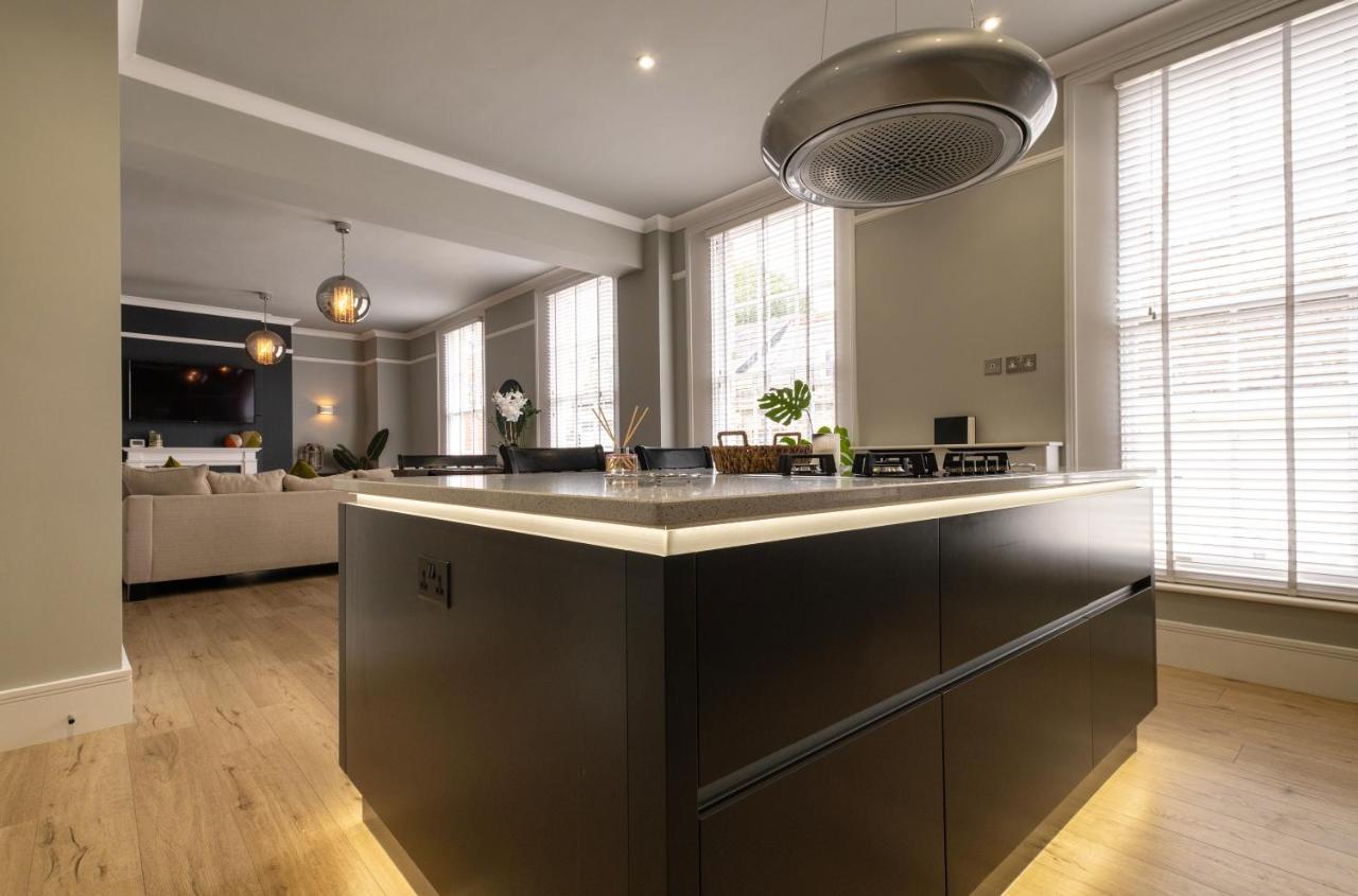 Stylish Central Apartment With Parking & Lift Bury St. Edmunds Exterior photo