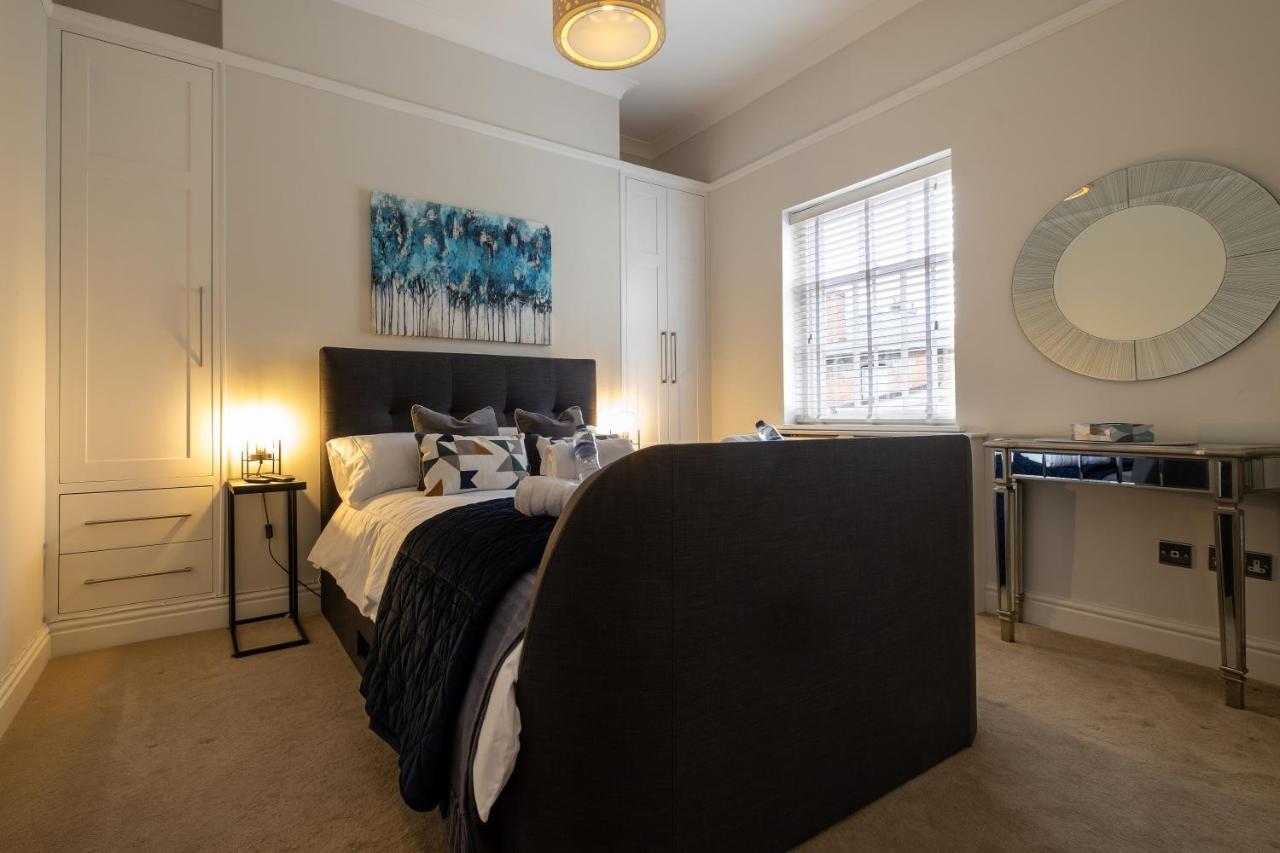 Stylish Central Apartment With Parking & Lift Bury St. Edmunds Exterior photo