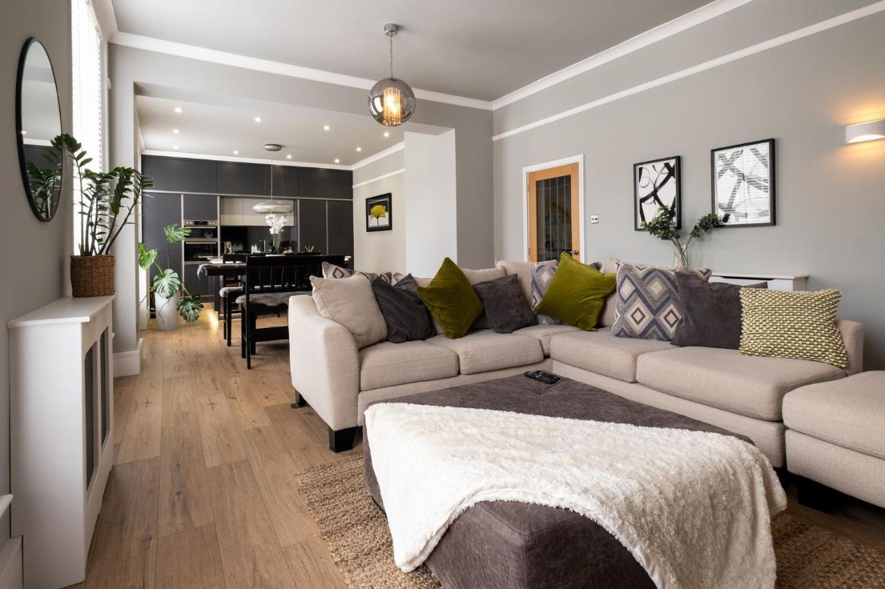 Stylish Central Apartment With Parking & Lift Bury St. Edmunds Exterior photo